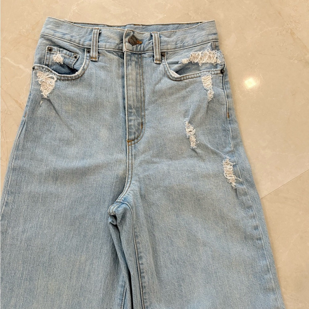 CARMAR Distressed High-Rise Boyfriend Jeans Light Wash Size 24 Wide Leg 5 Pocket - Picture 3 of 10